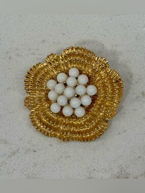🪺 Vintage Castlecliff Gold Flower Brooch White Glass Bead Cluster